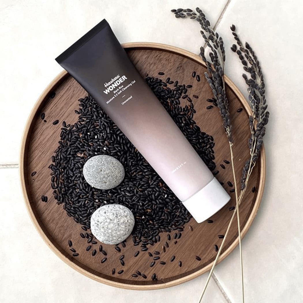 Black Rice Moisture 5.5 Soft Cleansing Gel Product front